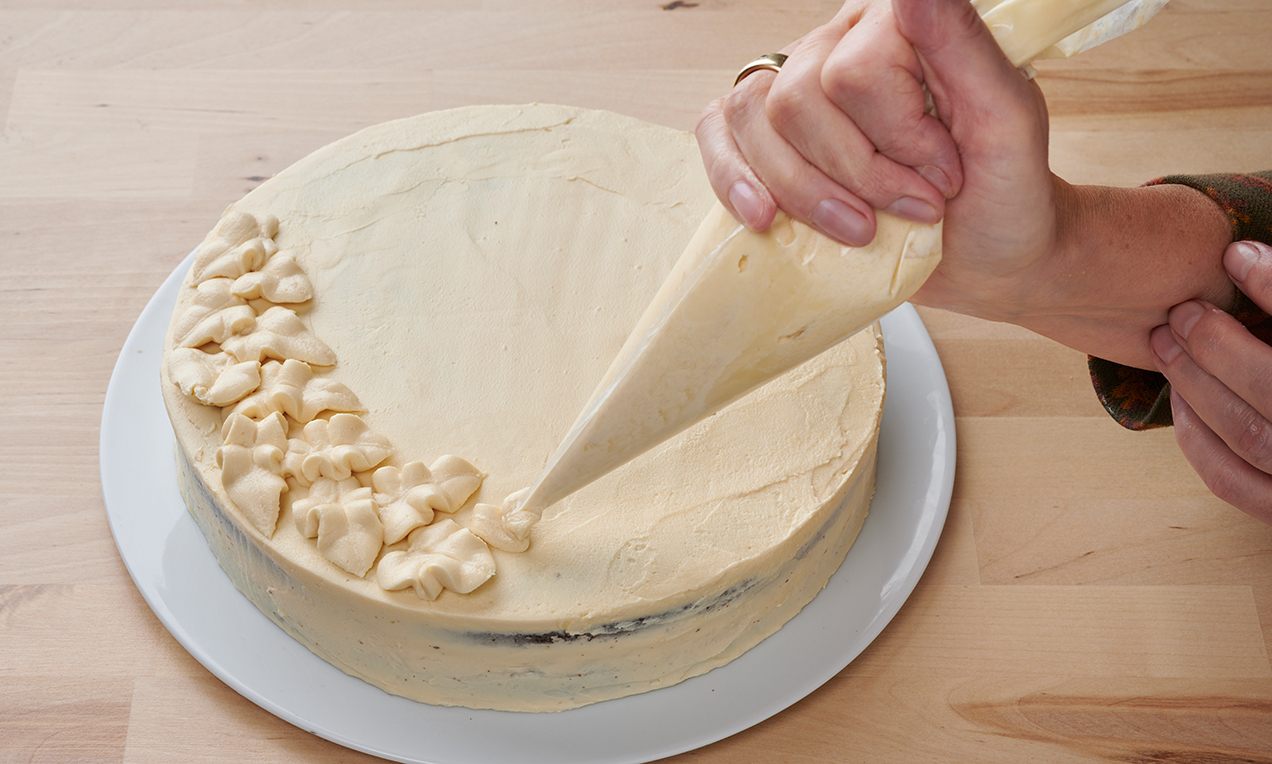Picture - Buttercreme-Torte mit Salted Caramel step 0180 ausschnitt