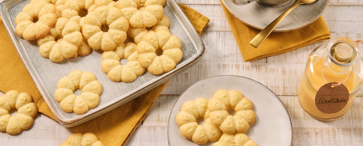 Eierlikörplätzchen aus der Gebäckpresse