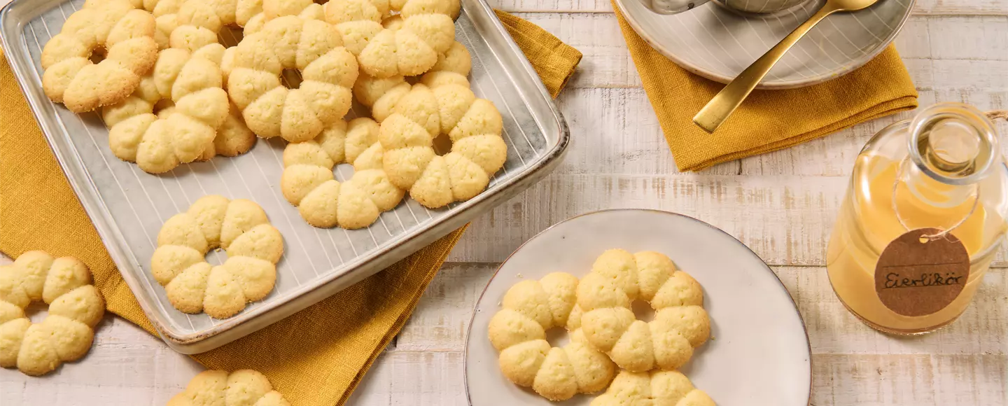 Eierlikörplätzchen aus der Gebäckpresse