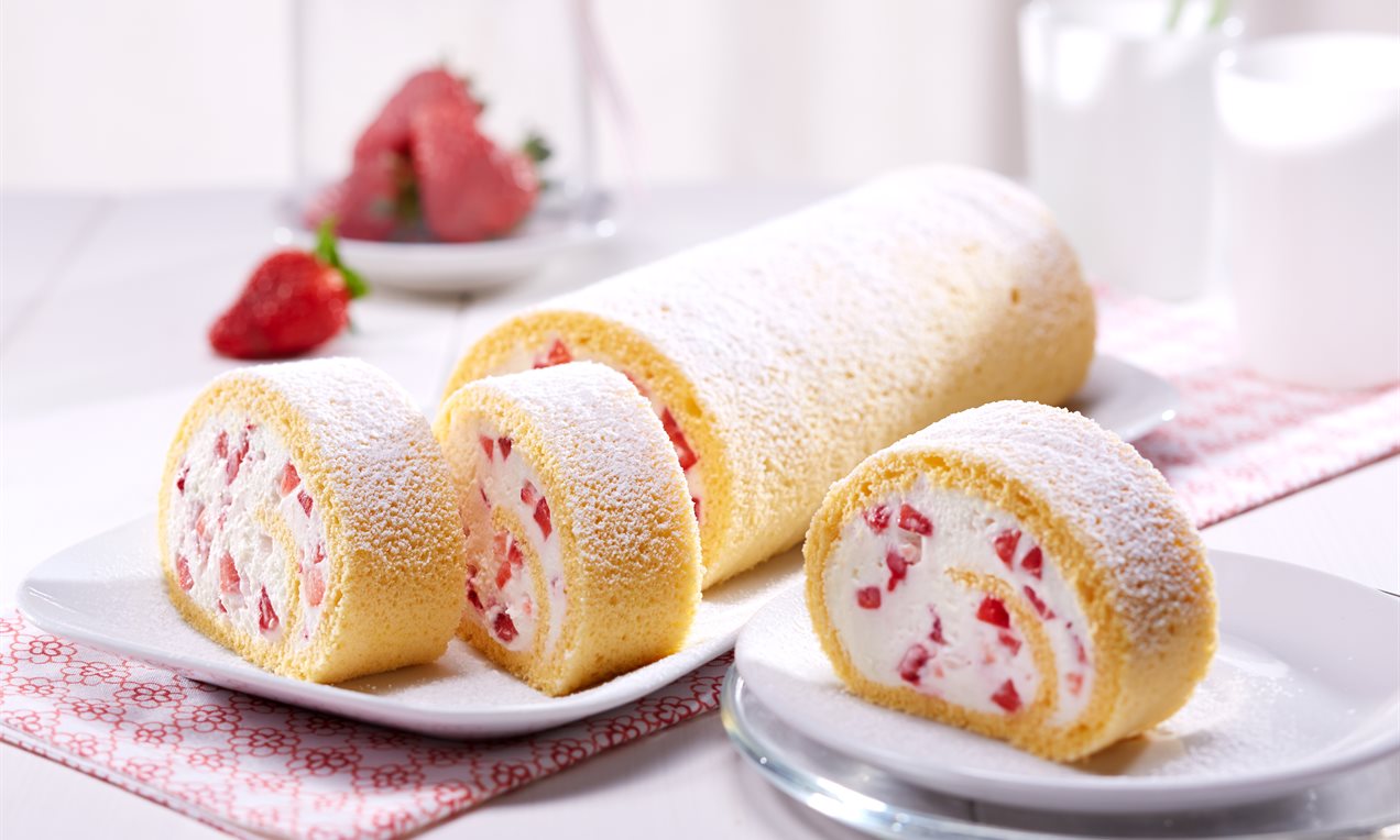 Erdbeer-Quark-Rolle Rezept | Dr. Oetker