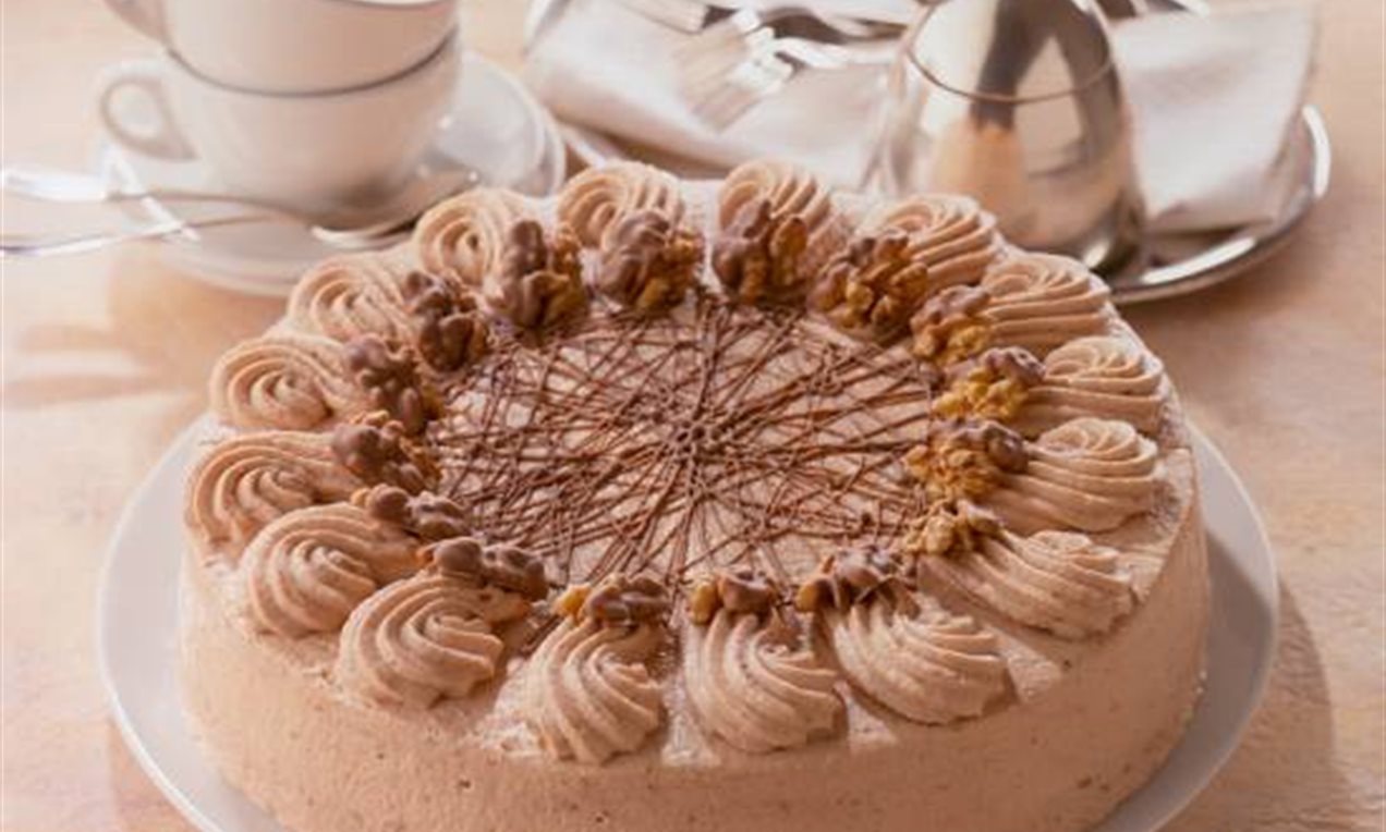 Walnuss-Nougat-Sahne-Torte Rezept | Dr. Oetker