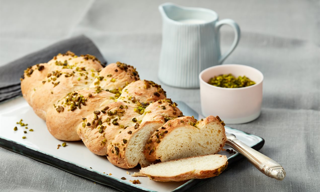 Hefezopf einfach Rezept | Dr. Oetker