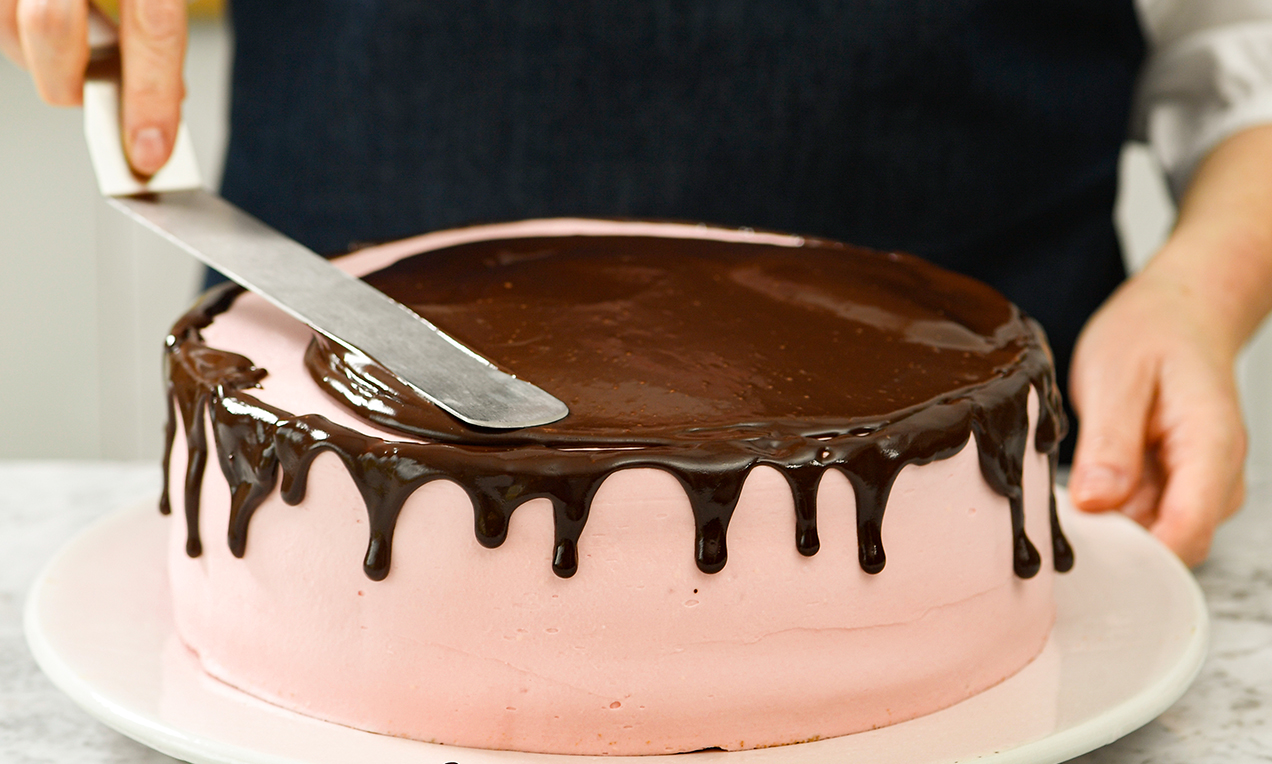 Picture - Schokolade Tortenoberfläche glattstreichen-3942 ret ausschnitt