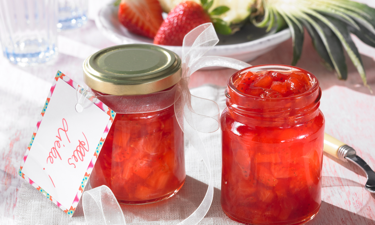 Frische Erdbeer-Ananas-Konfitüre Rezept | Dr. Oetker