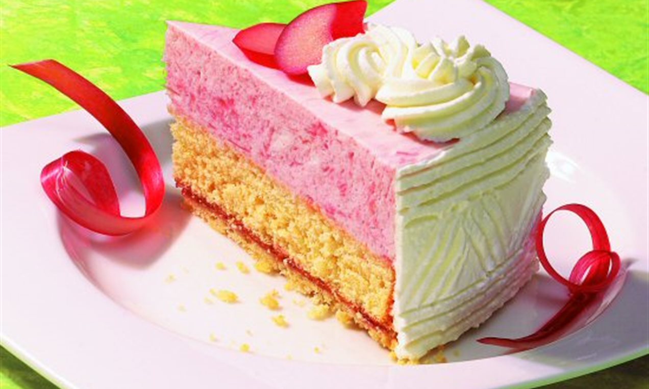 Rhabarber-Sahne-Torte Rezept | Dr. Oetker