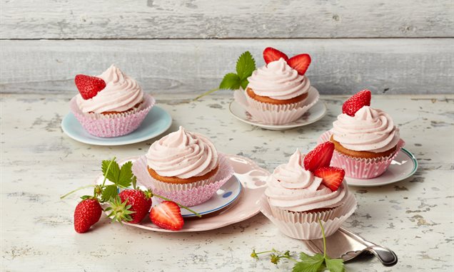 Erdbeer-Cupcakes Rezept | Dr. Oetker